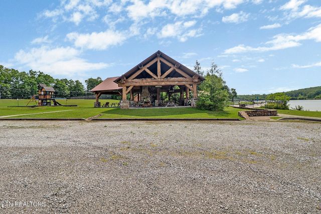 1201 Bridle Trl, Spencer, TN 38585