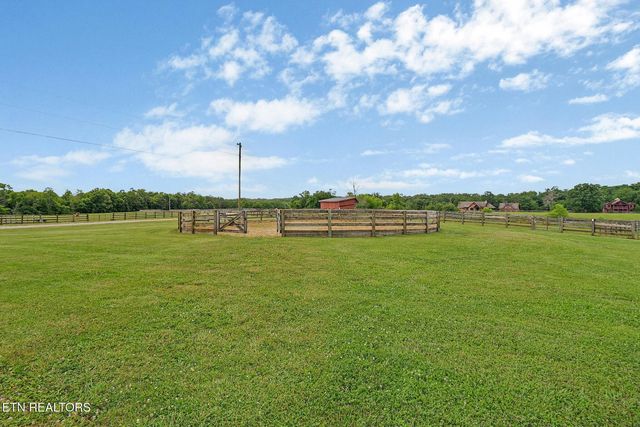 1201 Bridle Trl, Spencer, TN 38585