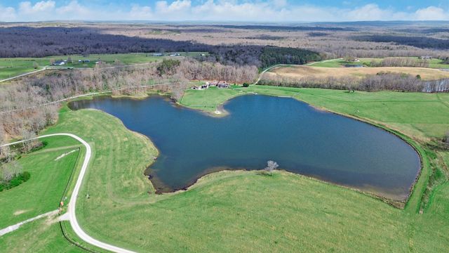 1201 Bridle Trl, Spencer, TN 38585
