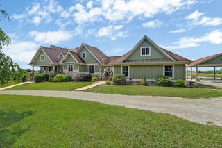 1201 Bridle Trl, Spencer, TN 38585
