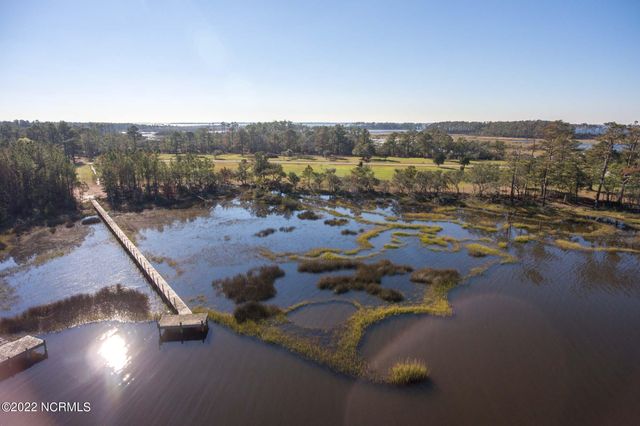 120 Jade Street, Beaufort, NC 28516