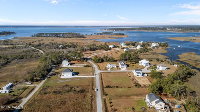 120 Jade Street, Beaufort, NC 28516
