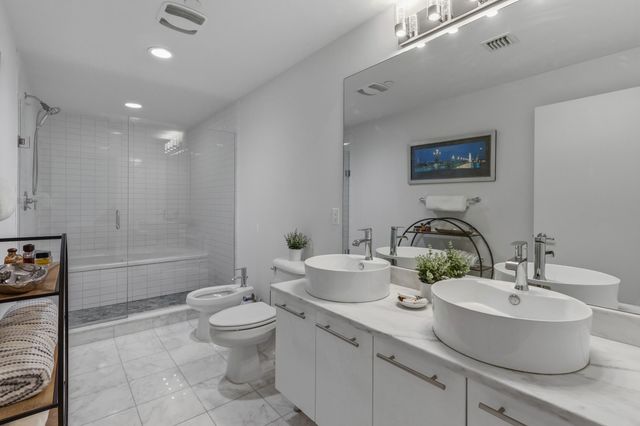 888 Biscayne Boulevard 3702, Miami, FL 33132