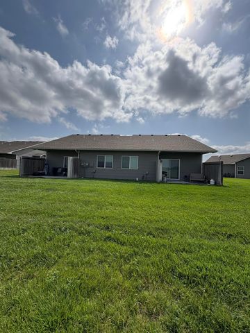 2805-2807 W 55th Ct N, Wichita, KS 67204