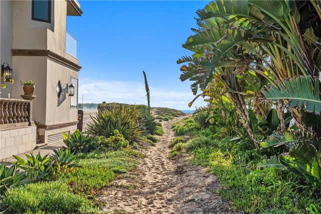 17081 5th, Sunset Beach, CA 90742