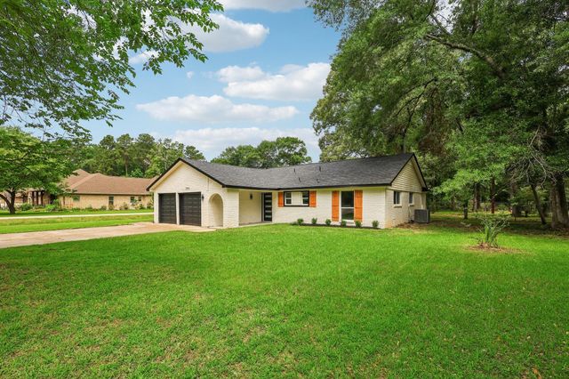 2703 N Colosseum Court, New Caney, TX 77357
