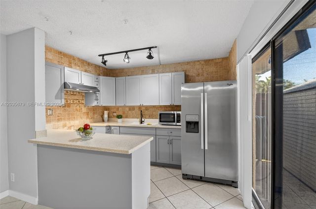 1534 Forest Lakes Cir A, West Palm Beach, FL 33406