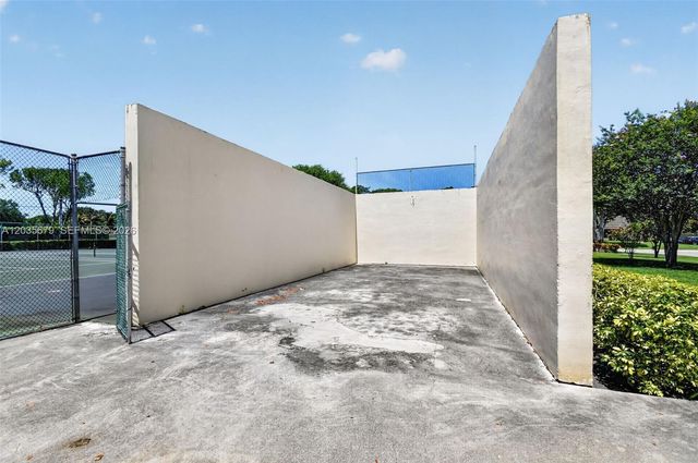 1534 Forest Lakes Cir A, West Palm Beach, FL 33406