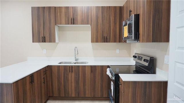 2918 W Kenwood Street 2, Edinburg, TX 78541