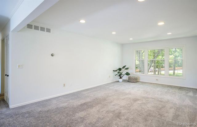 150 Billingsgate Court Unit D, Bloomfield Hills, MI 48301