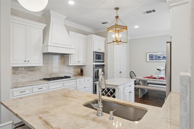 6112 Penrose Avenue, Dallas, TX 75214