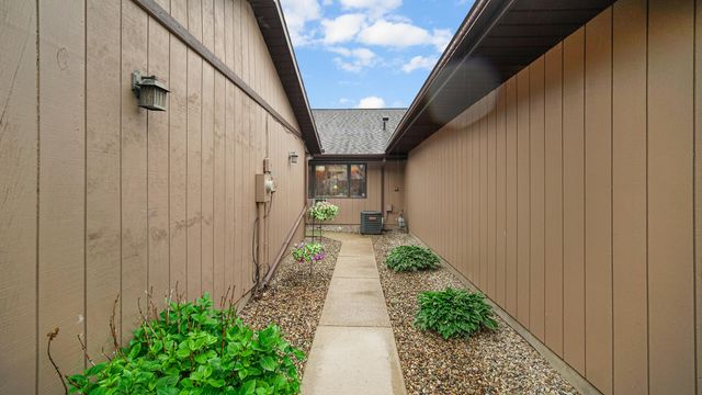 2209 Island Drive, Michigan City, IN 46360