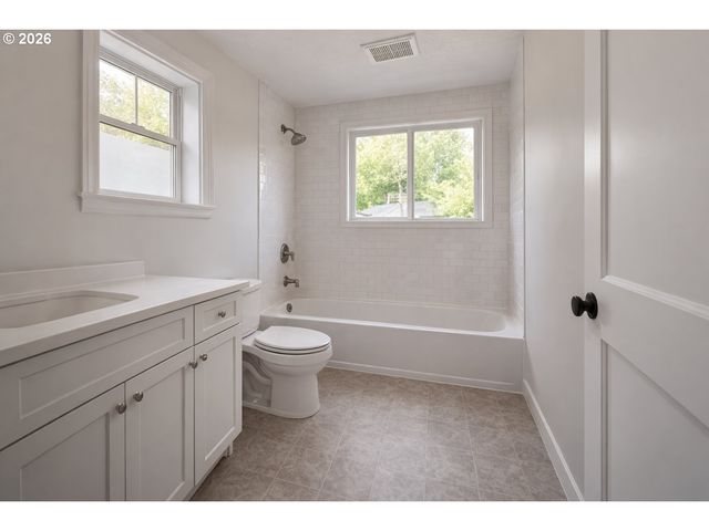 5845 Ne PRESCOTT St, Portland, OR 97218