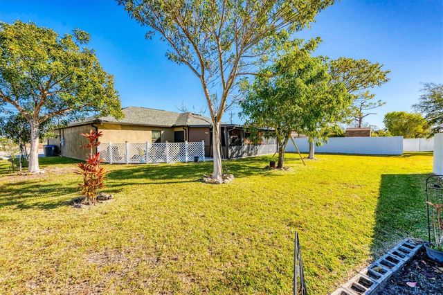 1826 SW TRAFALGAR PARKWAY, Cape Coral, FL 33991