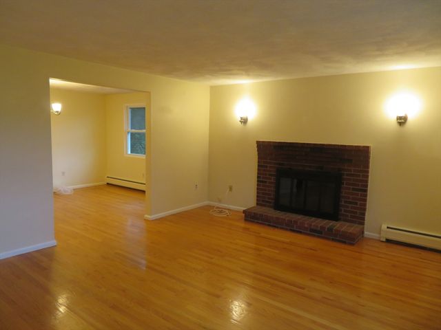 2A Bryon Rd 2A, Newton, MA 02467