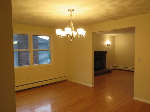 2A Bryon Rd 2A, Newton, MA 02467