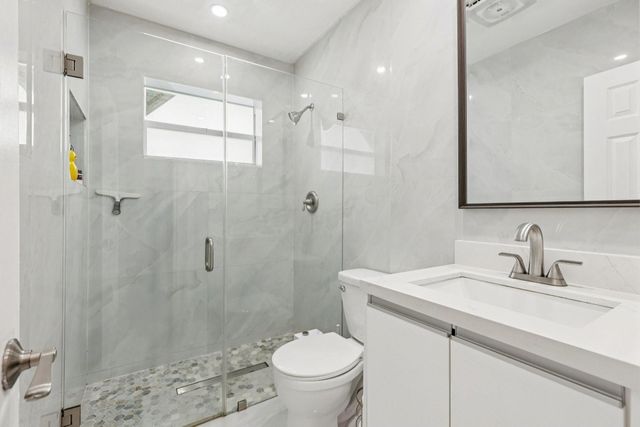 8700 NW 11th Street, Pembroke Pines, FL 33024