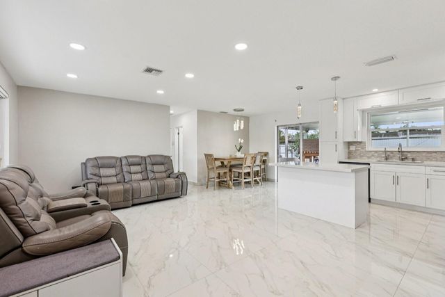 8700 NW 11th Street, Pembroke Pines, FL 33024