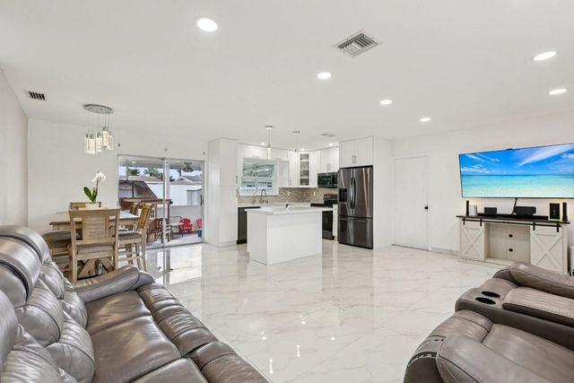 8700 NW 11th Street, Pembroke Pines, FL 33024