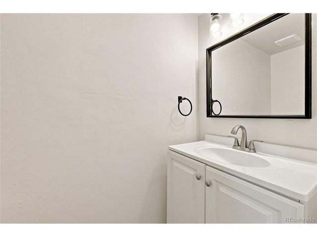 794 S Patton Ct, Denver, CO 80219