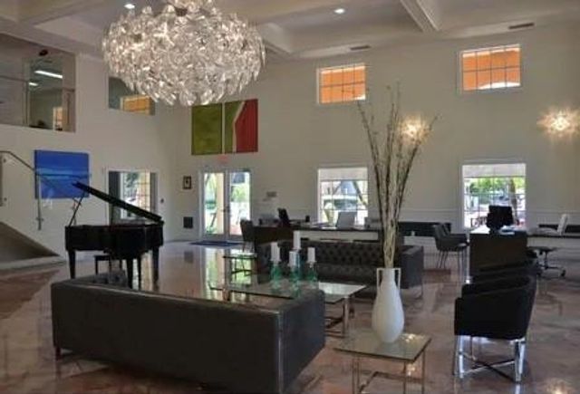 9517 Fontainebleau Boulevard 551-219, Miami, FL 33172