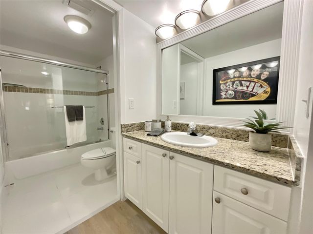 9517 Fontainebleau Boulevard 551-219, Miami, FL 33172