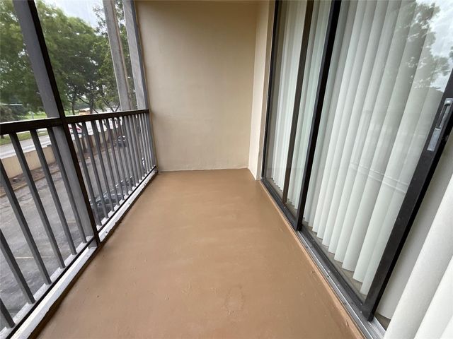 9517 Fontainebleau Boulevard 551-219, Miami, FL 33172