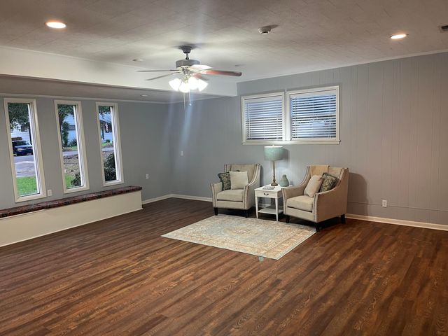 1214 Carter Dr., Hattiesburg, MS 39402
