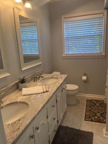 1214 Carter Dr., Hattiesburg, MS 39402