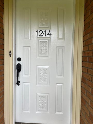 1214 Carter Dr., Hattiesburg, MS 39402