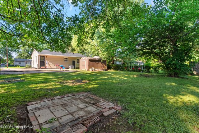 5109 Red Oak Ln, Louisville, KY 40218