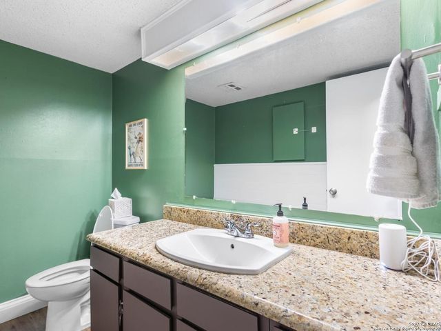 7906 Winsford, San Antonio, TX 78239