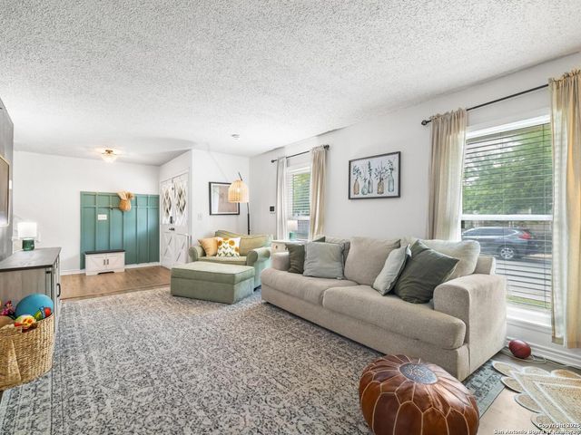 7906 Winsford, San Antonio, TX 78239
