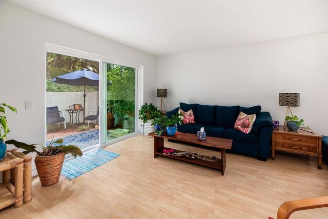 4239 Vista Del Rio Way 6, Oceanside, CA 92057