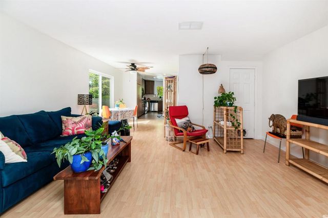 4239 Vista Del Rio Way 6, Oceanside, CA 92057