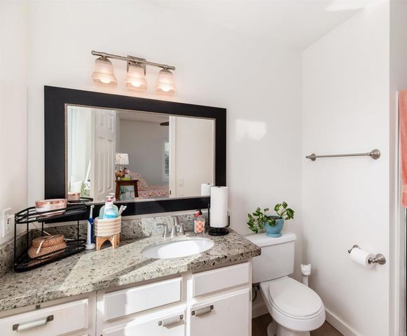 4239 Vista Del Rio Way 6, Oceanside, CA 92057