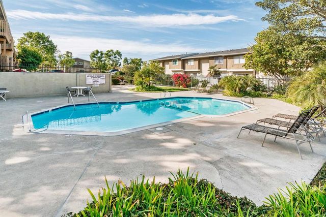4239 Vista Del Rio Way 6, Oceanside, CA 92057