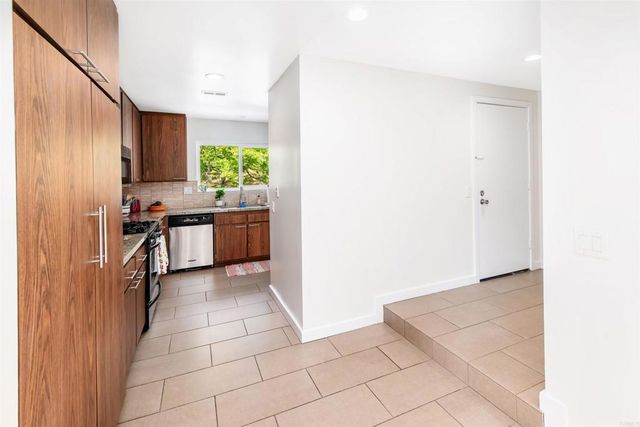 4239 Vista Del Rio Way 6, Oceanside, CA 92057