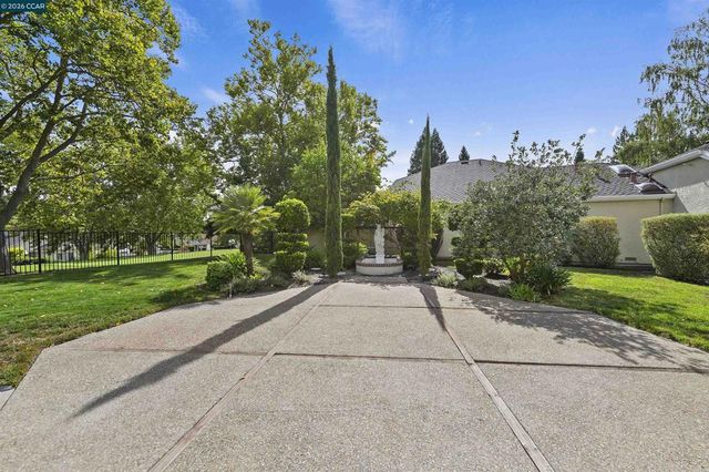 51 Deer Meadow Ln, Danville, CA 94506