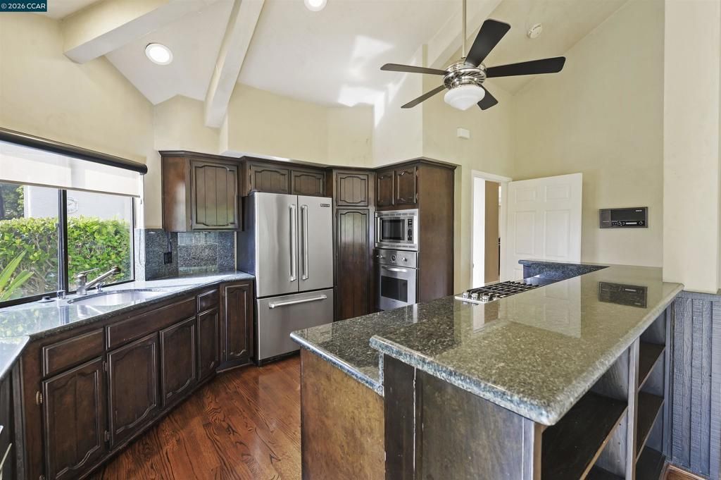 Image 10 of property listing at 51 Deer Meadow Ln, Danville, CA 94506