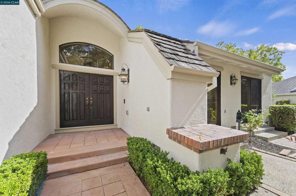 Image 2 of property listing at 51 Deer Meadow Ln, Danville, CA 94506