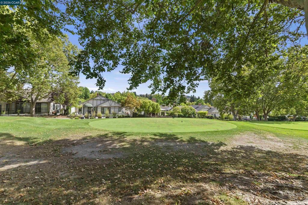 Image 31 of property listing at 51 Deer Meadow Ln, Danville, CA 94506