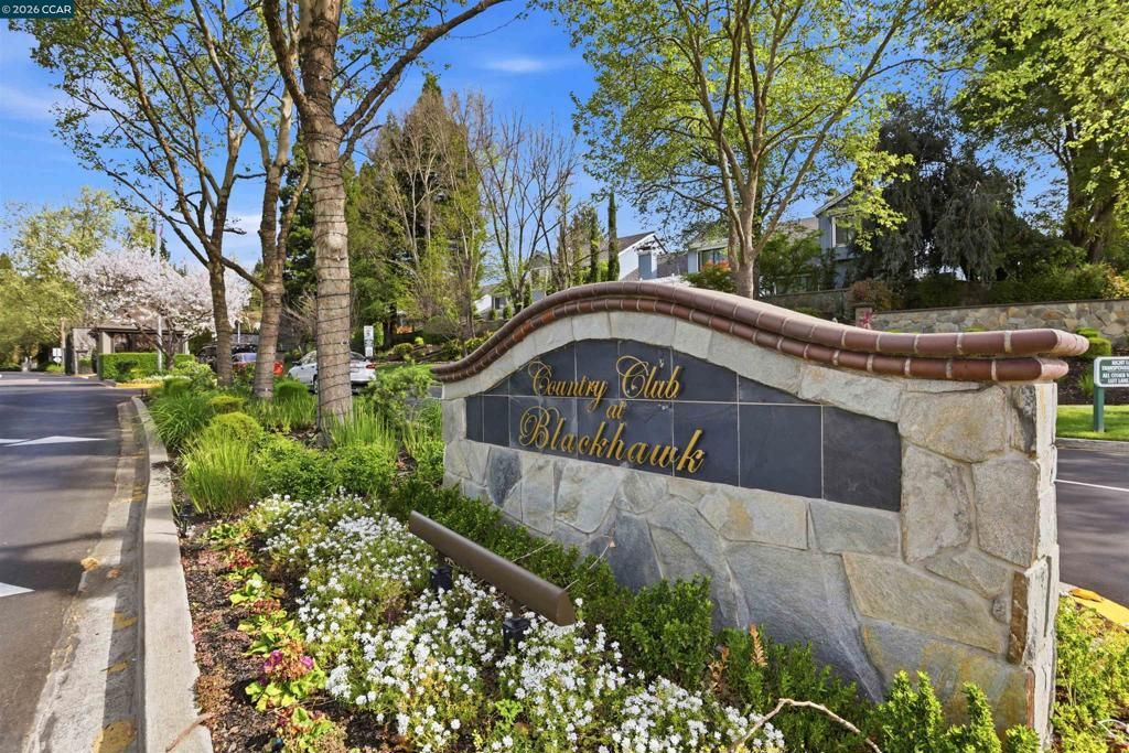 Image 33 of property listing at 51 Deer Meadow Ln, Danville, CA 94506