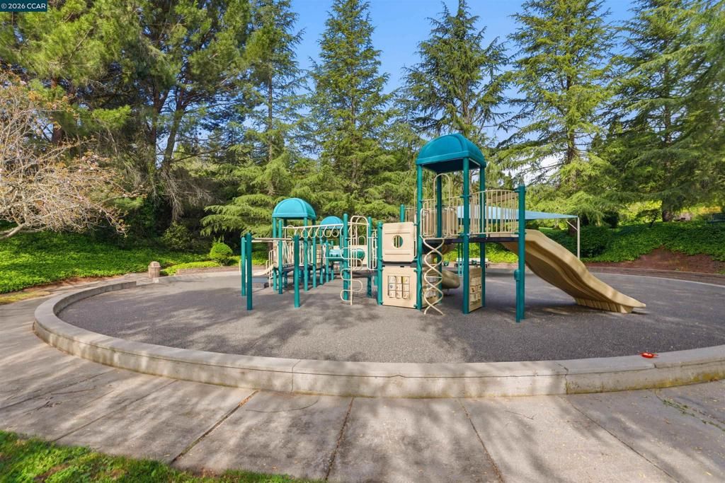 Image 36 of property listing at 51 Deer Meadow Ln, Danville, CA 94506