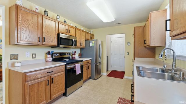 1075 Granary Court, Bluffton, IN 46714