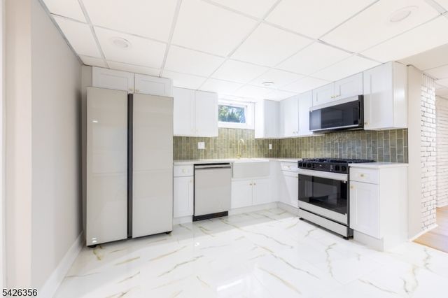 19 4Th St, Pequannock Twp., NJ 07440