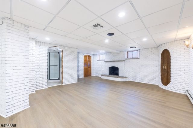 19 4Th St, Pequannock Twp., NJ 07440