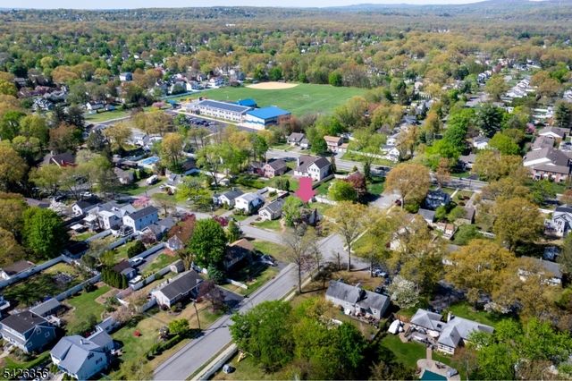 19 4Th St, Pequannock Twp., NJ 07440