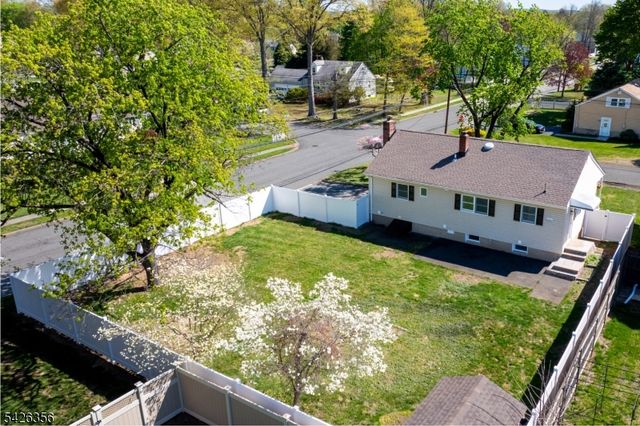 19 4Th St, Pequannock Twp., NJ 07440