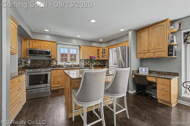 35565 Tall Pine Road, Farmington, MI 48335